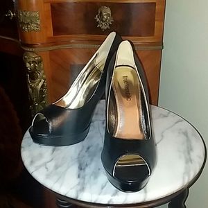 NIB! 5 inch  Black Peep-toe platform pumps